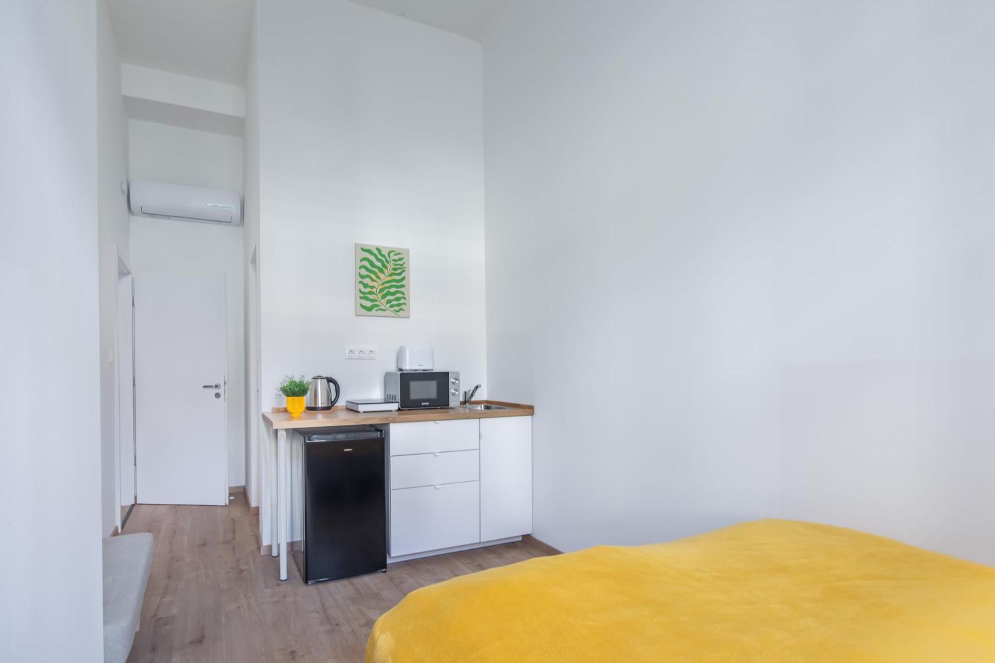 Central - New - Easy Sleep Budapest Exterior photo