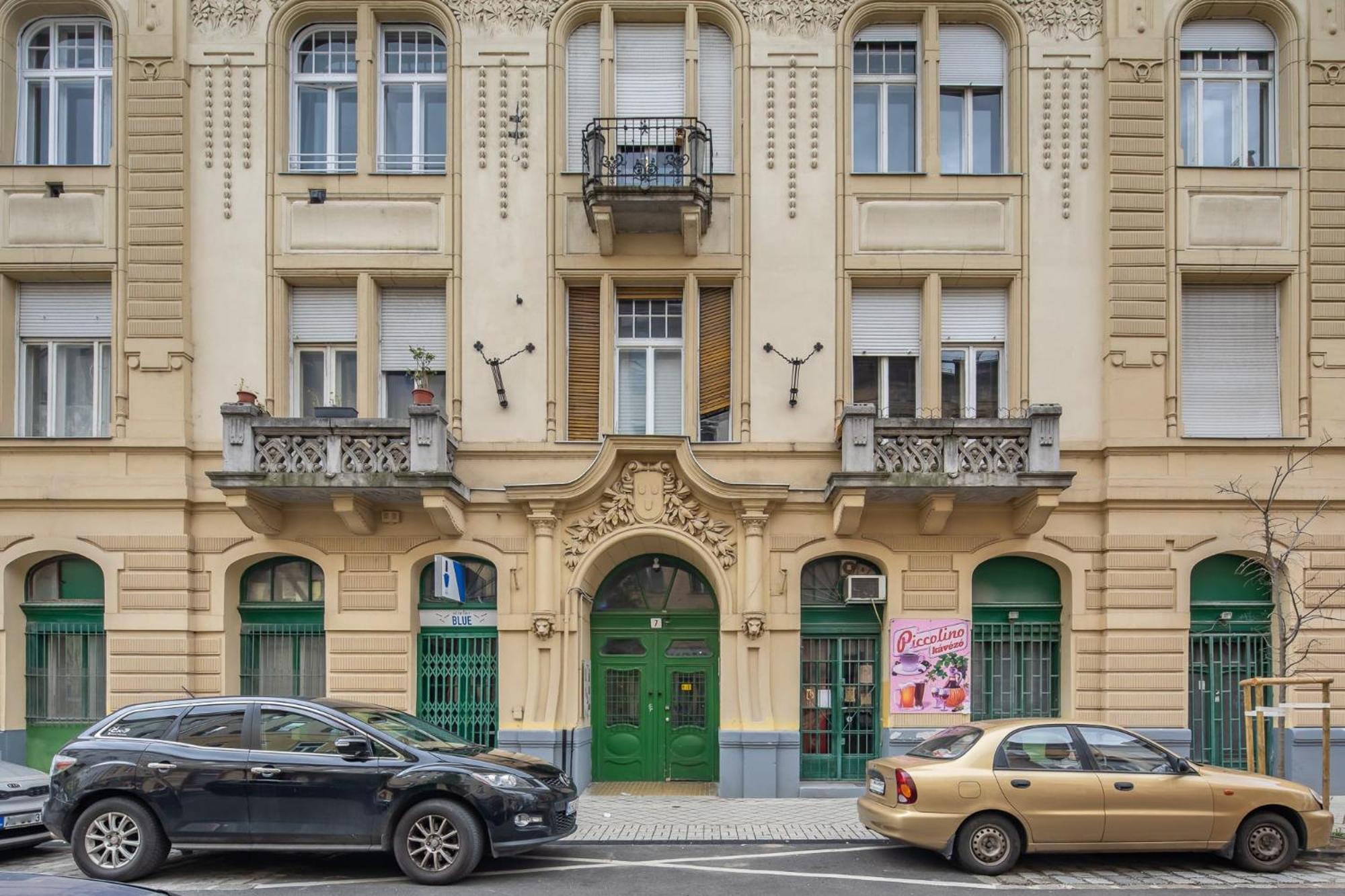 Central - New - Easy Sleep Budapest Exterior photo